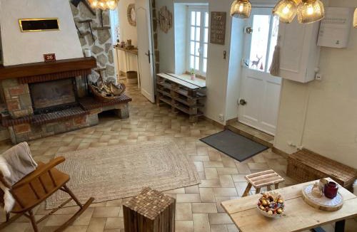 Saint-Nicolas-des-Biefs House | A la croisée des chemins