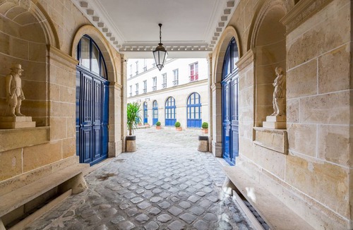 Quartier de la Monnaie Apartment | À la Mode Retreat by the Seine, by Veeve