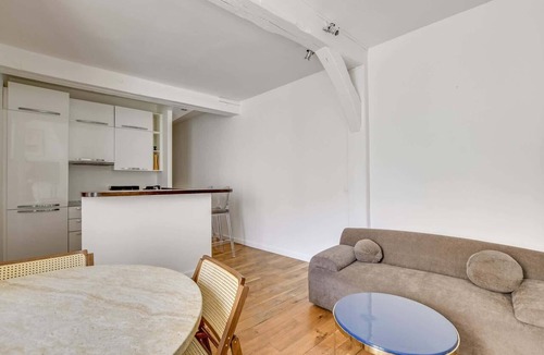 Saint-Germain-des-Pres Apartment | A Nice 1-BR in Saint-Germain