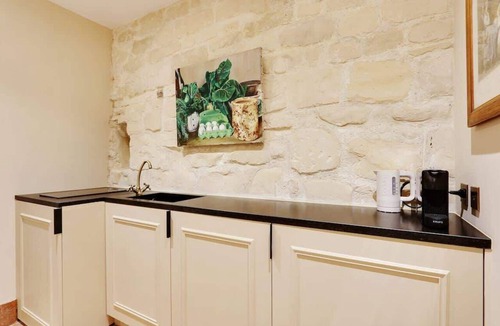 Saint-Thomas-d'Aquin Apartment | A Picturesque 1-BR in Saint-Germain