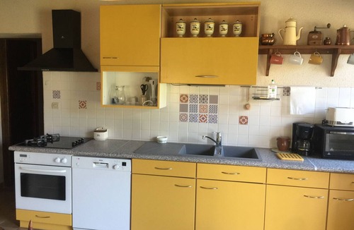 Langon House | A quiet, comfortable Sologne-style vacation rental with a lake and a pool—ideal for families