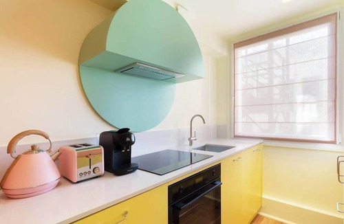 8th Arrondissement Apartment | A Vintage 2-BR/2BA with Services - Champs-Elysées