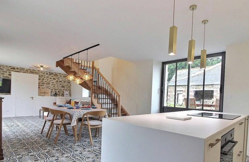 Louannec House | About the Two Schools - LOUANNEC