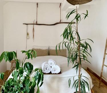 Barcus House | Aburry, maison poétique à la montagne