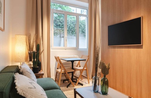 11th Arrondissement Apartment | AC Apartment with Terrace in the Center of Paris