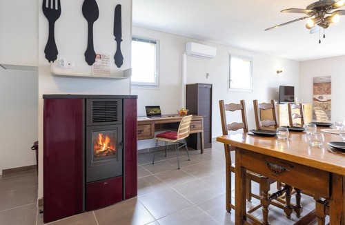 Salvagnac-Cajarc Villa | Accessible Villa with Panoramic Views