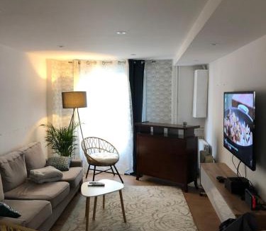 Equeurdreville-Hainneville Apartment | Agréable maison de ville ,calme avec tous les commerces à 150M