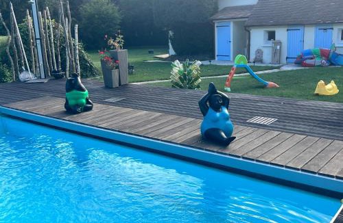 Le Moulinet-sur-Solin Apartment | Agréable Propriété sur 10 ha avec piscine et tennis
