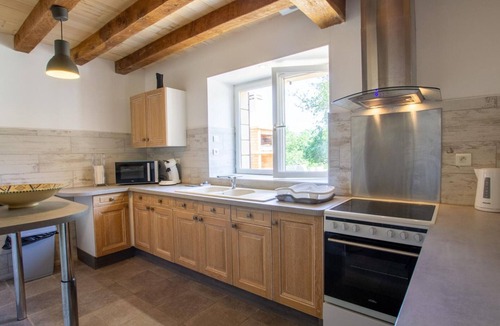 Saint-Crepin-et-Carlucet Cottage | Air-conditioned house with private pool and pets allowed