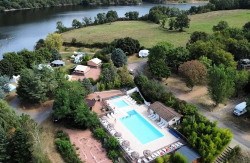 Saint-Paul-de-Vezelin House | Air-conditioned 2-bedroom mobile home with television sleeps 4