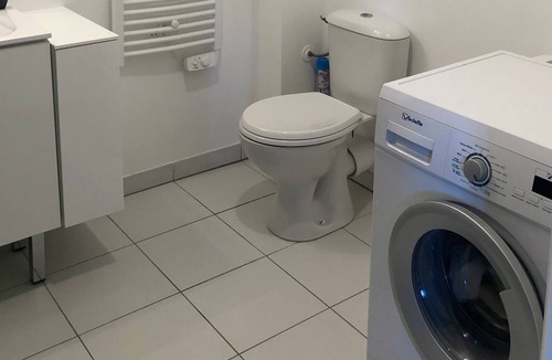 Alenya Apartment | Air-conditioned, bright and secure apartment 5 minutes from the beach!