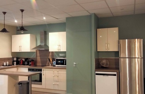 Argilly House | Air-conditioned cottage for 10 people in a park with a swimming pool