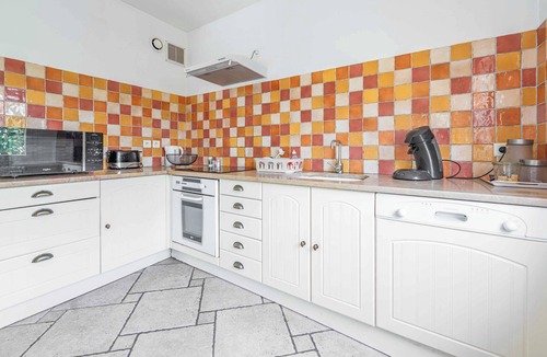 Carcassonne House | Air-conditioned house with pool, sleeps 6