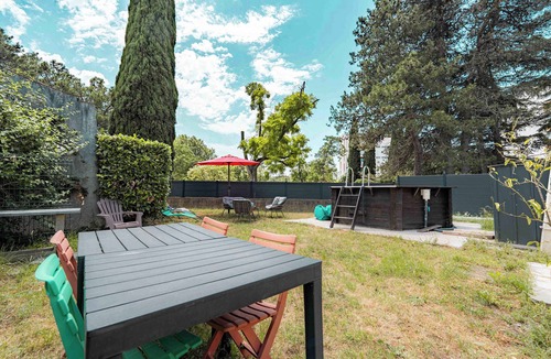 Carcassonne House | Air-conditioned house with pool, sleeps 6