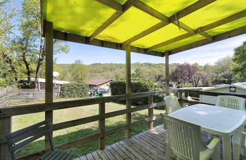 Bouzic House | Air-Conditioned "Ibiza" Mobile Home: Dordogne Getaway, Shared Pool & Mini-Farm near Sarlat