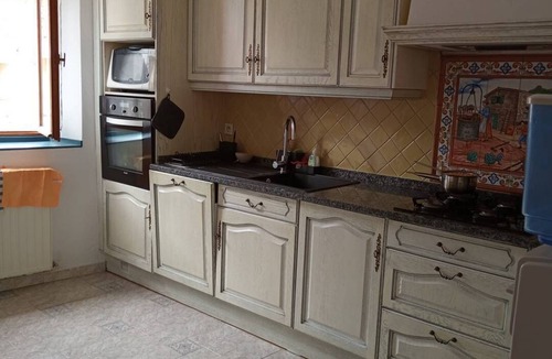 Le Chateau House | Air-conditioned village house with terrace in a peaceful setting 8 pax