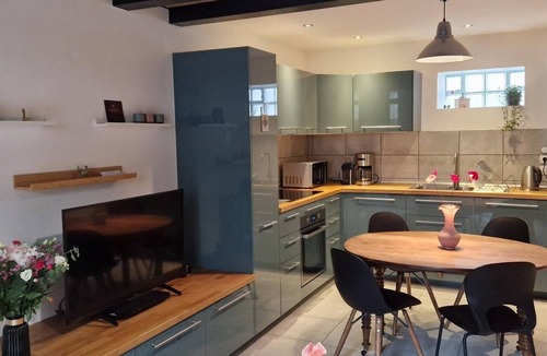 Fontainebleau Apartment | Aliénor-Apartment-Family-Terrace-Ensuite with Bath