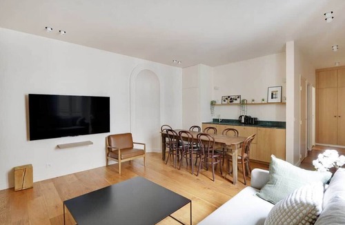 Madeleine Apartment | An Elegant 3-BR/2Ba in La Madeleine-Opéra