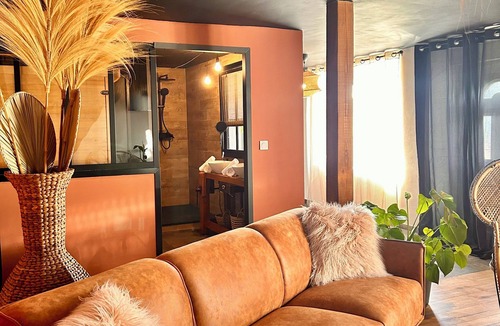 Guermeur House | An exceptional night in a Love Room - spa, sauna & champagne