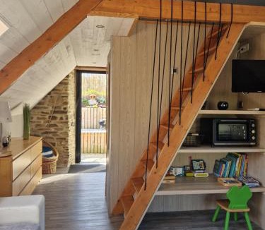 Caumont l'Evente House | Ancien moulin près d'un ruisseau