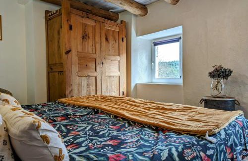 Saint-Prejet-d'Allier House | Ancienne ferme rénovée avec jardin privé, poêle à bois et terrasse - FR-1-582-44
