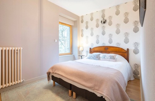 Concarneau Bed & Breakfast | Anne de Bretagne Connecting Suite with Shared Terrace, Garden & Wi-Fi