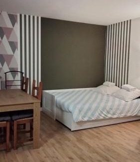 Bussy-Saint-Georges Apartment | Apart for 4 pers - 15 Min to Disneyland-30 Min to Paris