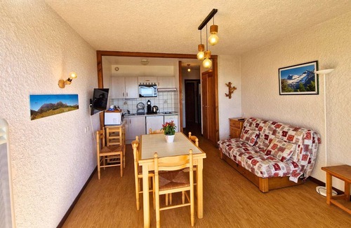 Saint-Michel-de-Chaillol Apartment | Apartment 4 ppl, south-facing balcony, parking, wifi, pets allowed