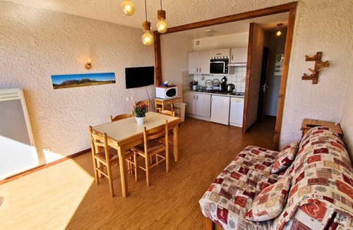Saint-Michel-de-Chaillol Apartment | Apartment 4 ppl, south-facing balcony, parking, wifi, pets allowed