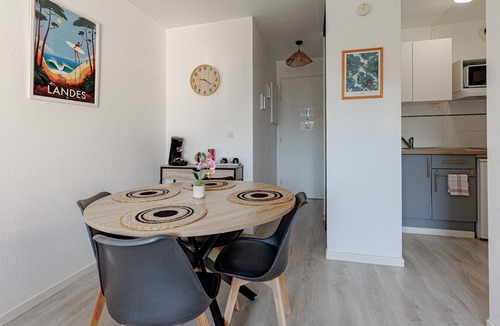 Saint-Vincent-de-Tyrosse Apartment | Apartment “Les Jardins” with Balcony