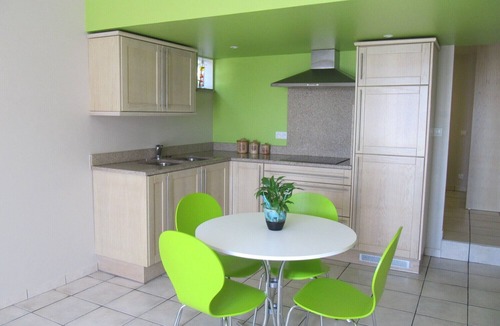 Villefranche-de-Rouergue Apartment | Apartment 'Agréable' with Wi-Fi