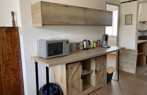 Montesquieu-des-Alberes Apartment | Apartment 'Appartement Au Pied Des Albères' with Mountain View, Wi-Fi and Air Conditioning