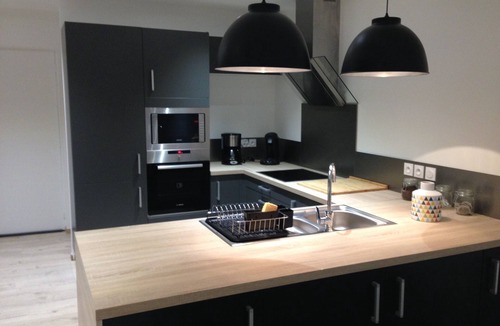 Saint-Jacques-des-Blats Apartment | Apartment with a terrace for 6 people, 200 m from the slopes