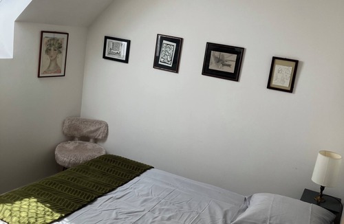 Cosne-Cours-sur-Loire Other | Apartment and art studio in an old farmhouse near Sancerre