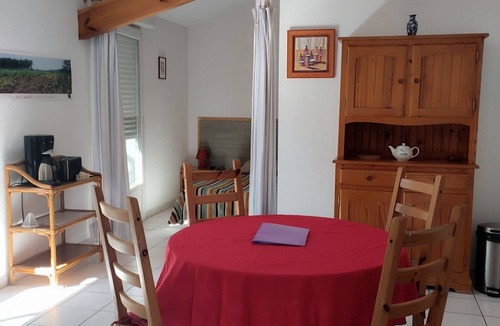 Sanguinet Apartment | Apartment '4p Sanguinet - Addax' with Private Terrace and Wi-Fi