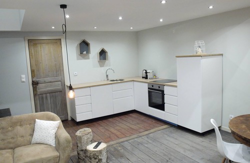 La Madeleine Apartment | Apartment-Apartment-Ensuite with Shower-Balcony-Appartement 934