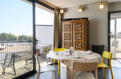 Argeles Plage Apartment | Apartment 'Appartemen' with Sea View, Balcony and Wi-Fi