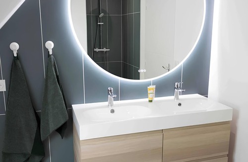 La Gacilly Apartment | Apartment 'Appartement Centre - La Gacilly' with Wi-Fi