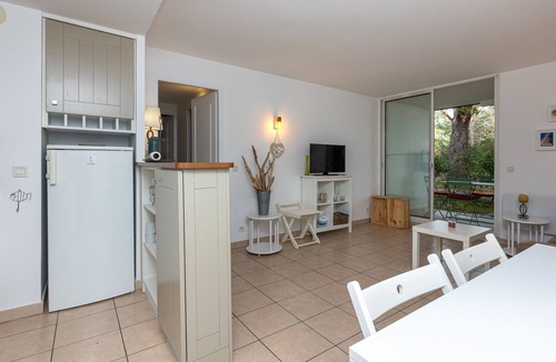Moliets-et-Maa Apartment | Apartment "Bisbau" with Private Terrace, Private Garden & Shared Pools