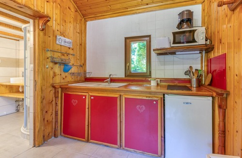 Vaulnaveys-le-Bas Apartment | Apartment 'Chalet Jacinthe' with Mountain View, Wi-Fi and Air Conditioning