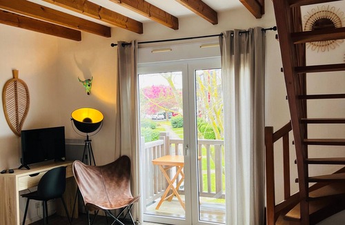 La Rochelle Apartment | Apartment 'Chaleureux Et Lumineux Duplex T2' with Balcony