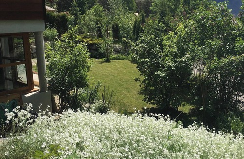 Forville Apartment | Apartment "Charmant dans Chalet" with Mountain View, Private Terrace & Wi-Fi