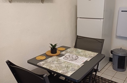 Lanas Apartment | Apartment 'Cocoon - Bord Ardèche' with Private Terrace and Wi-Fi