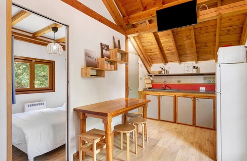 Vaulnaveys-le-Bas RV Rental | Apartment "Edelweiss" with mountain view, Wi-Fi and air conditioning