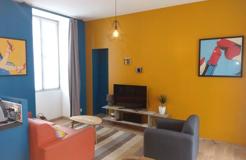 Eaux-Bonnes Apartment | Apartment-Ensuite with Bath-Carri
