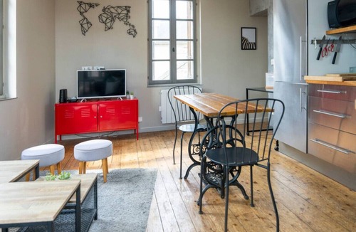 Centre Ancien Apartment | Apartment for 2, Place St. Sauveur