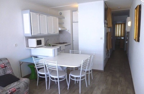 Arette Apartment | Apartment for 6 with direct access to slopes and free parking at La Pierre St Martin