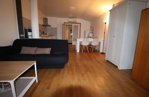Bourbon-l'Archambault Apartment | Apartment with terrace 200m from the spa