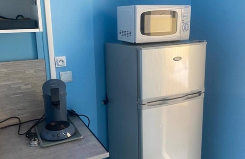 Cherbourg-en-Cotentin Apartment | Apartment "Les Moulins - Studio 1" with Balcony and Wi-Fi