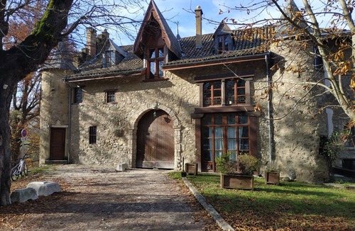 Uriage-les-Bains House | Apartment Château Uriage/Chamrousse